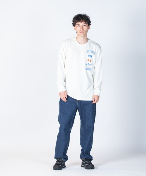 UNDER ARMOUR(アンダーアーマー)の「UAヘビーウエイト グラフィック ロングスリーブ Tシャツ(ライフスタイル/メンズ)(Tシャツ/カットソー・メンズ・ホワイト系その他・M/2XL/L/XL/3XL/S)」の7枚目の写真