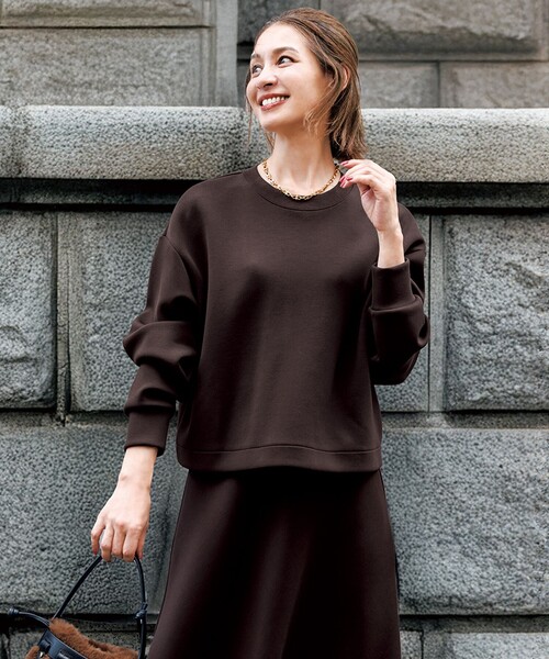 UNFILO(アンフィーロ)の「【2WAY】BEAUTY FORM JERSEY ハーフZIP プルオーバー(スウェット・レディース・グレー系/ベージュ系/ライトグレー系/ダークブラウン系/ブルー系/ブラック系・X-LARGE)」の4枚目の写真