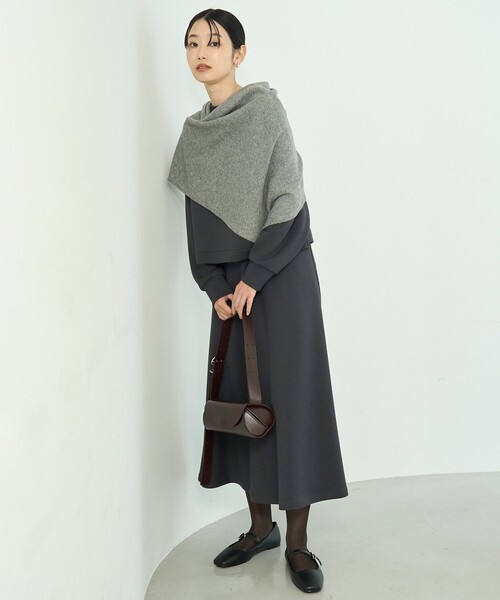 UNFILO(アンフィーロ)の「【2WAY】BEAUTY FORM JERSEY ハーフZIP プルオーバー(スウェット・レディース・グレー系/ベージュ系/ライトグレー系/ダークブラウン系/ブルー系/ブラック系・X-LARGE)」の15枚目の写真