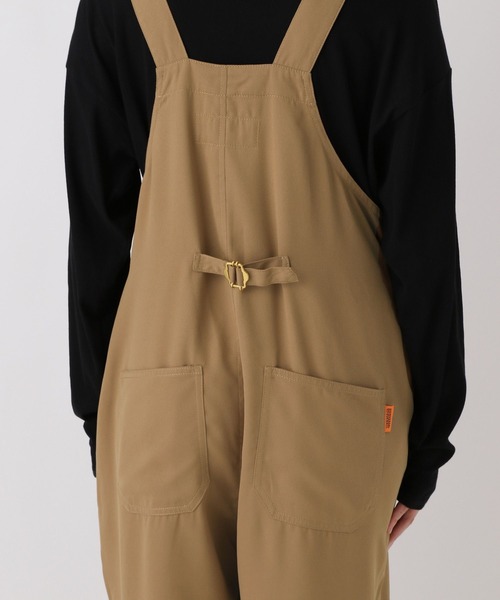 Elura（エルーラ）の「UNIVERSAL OVERALL別注 サロペット/588177（サロペット/オーバーオール・レディース・キャメル/ブラック・FREE）」の20枚目の写真