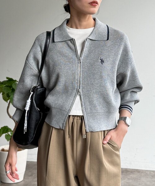 U.S. POLO ASSN.(ユーエスポロアッスン)の「【U.S. POLO ASSN.】襟付きジップカーディガン(カーディガン/ボレロ・レディース・アイボリー/ブラウン系その他/グレー/ネイビー/グリーン系その他/グレー系その他/サックスブルー・FREE)」の1枚目の写真