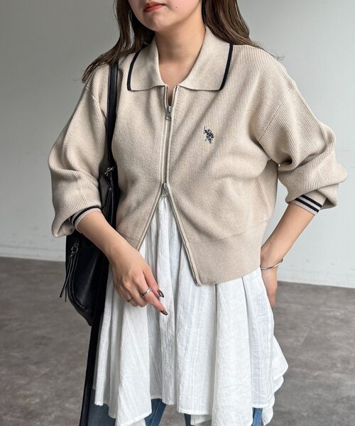 U.S. POLO ASSN.(ユーエスポロアッスン)の「【U.S. POLO ASSN.】襟付きジップカーディガン(カーディガン/ボレロ・レディース・アイボリー/ブラウン系その他/グレー/ネイビー/グリーン系その他/グレー系その他/サックスブルー・FREE)」の3枚目の写真
