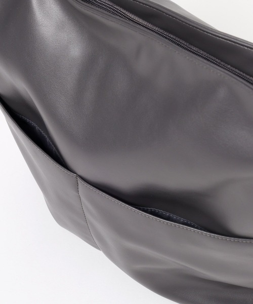 LEPSIM（レプシィム）の「ビッグワンショルバッグ　579071（ショルダーバッグ・レディース・グレー/ブラック・ONE SIZE）」の14枚目の写真