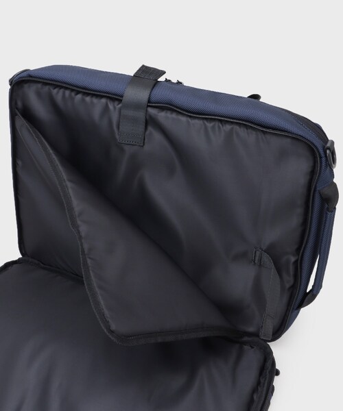 TAKEO KIKUCHI（タケオキクチ）の「【3WAY】ラージキャパシティ ブリーフバッグ（ビジネスバッグ・メンズ・ブラック/ネイビー/モスグリーン・00）」の8枚目の写真