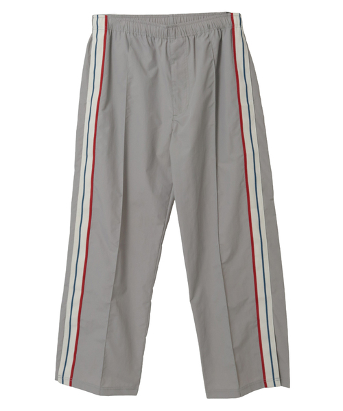 CONVERSE TOKYO（コンバーストウキョウ）の「SIDE LINE NYLON TRACK PANTS（その他パンツ・レディース・カーキ/ブラック/チャコールグレー/ライトグレー・SMALL/MEDIUM）」の3枚目の写真