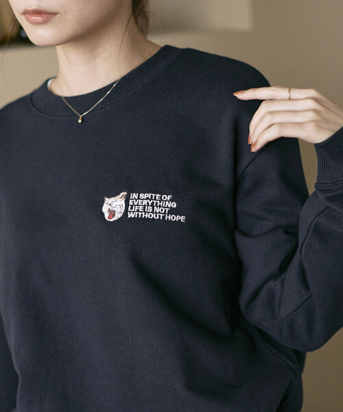 Firsthand(ファーストハンド)の「Firsthand/ファーストハンド オーガニックコットン アニマル刺繍スウェット / リラックスフィット / 裏毛スウェット(スウェット・レディース・グレー/チャコールグレー/ブラウン/レッド/ネイビー・ONE SIZE)」の5枚目の写真