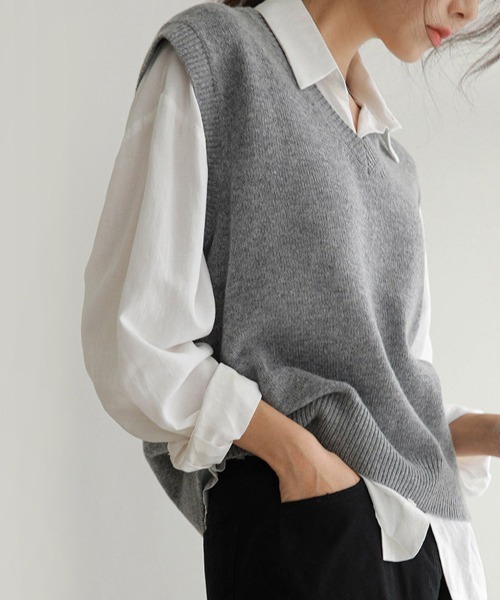 ReRe(リリ)の「Vネックニットベスト(ベスト・レディース・ブラック/グレー/ブラウン/ベージュ/オートミール・SMALL/LARGE/X-LARGE/MEDIUM)」の18枚目の写真