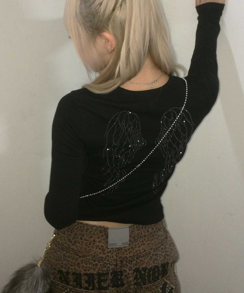 .KOM（ドットコム）の「A'GEM/9 × .kom 『.KOM/ドットケーオーエム』Y2K 背中ラインストーン羽デザイン 長袖Tシャツ/カットソー（Tシャツ/カットソー・レディース・アイボリー/グレー/ブラック/ブラック×ブルー・FREE）」の13枚目の写真