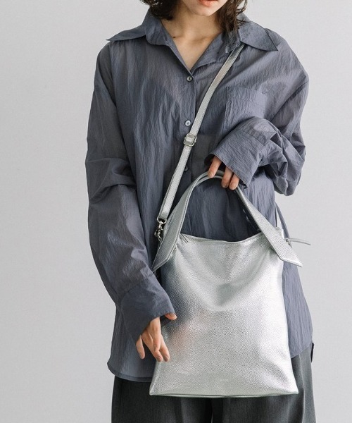 Beau're(ヴュレ)の「【BEAURE/ビュレ】リボン ディテール 薄マチ ショルダー Bag(ショルダーバッグ・レディース・ブラック/グレイッシュベージュ/シルバー・FREE)」の17枚目の写真