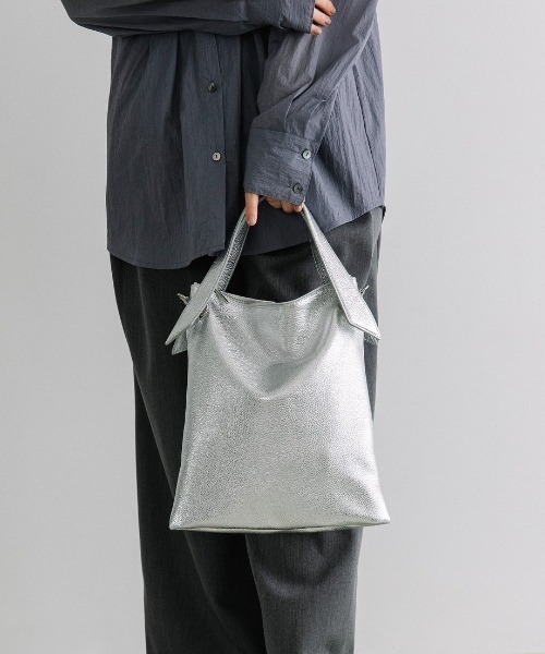 Beau're(ヴュレ)の「【BEAURE/ビュレ】リボン ディテール 薄マチ ショルダー Bag(ショルダーバッグ・レディース・ブラック/グレイッシュベージュ/シルバー・FREE)」の13枚目の写真