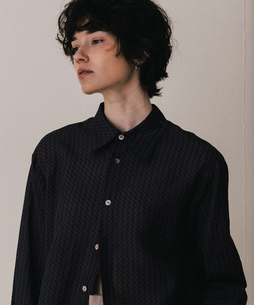 CREDONA(クレドナ)の「GEOMETRIC SHIRT/ジオメトリックシャツ(シャツ/ブラウス・レディース・ブラウン/ベージュ・FREE)」の3枚目の写真
