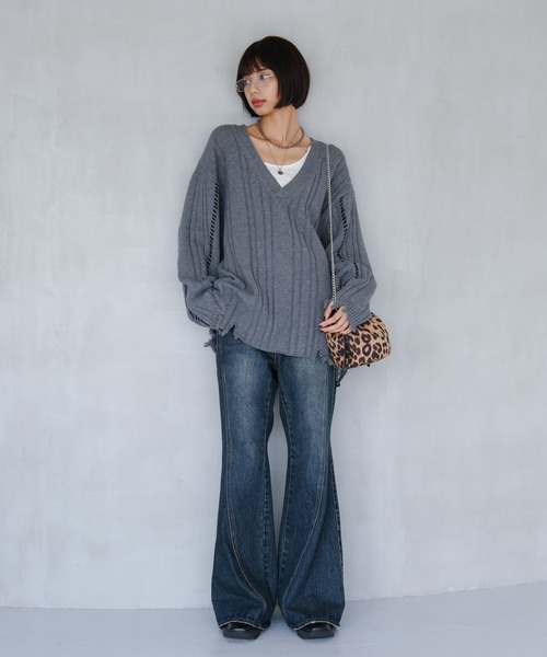 PAGEBOY（ページボーイ）の「ランダムリブダメージVプルオーバー（ニット/セーター・レディース・ブラック/チャコールグレー/オフホワイト/レッド・FREE）」の21枚目の写真