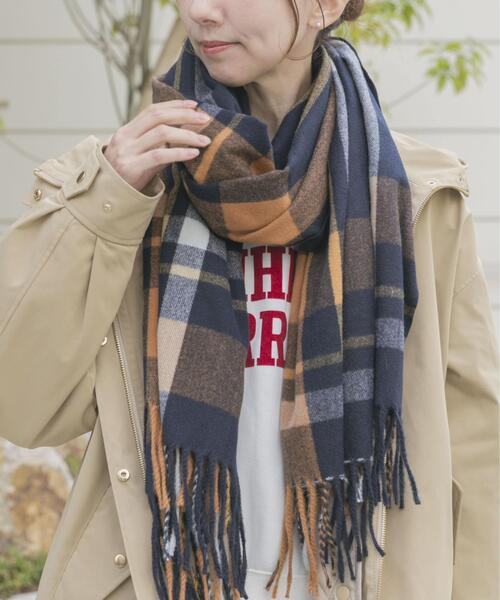 ITEMS URBANRESEARCH（アイテムズ アーバンリサーチ）の「チェックストール（マフラー・レディース・ネイビー/アイボリー/ライトブルー/モカ・-）」の4枚目の写真