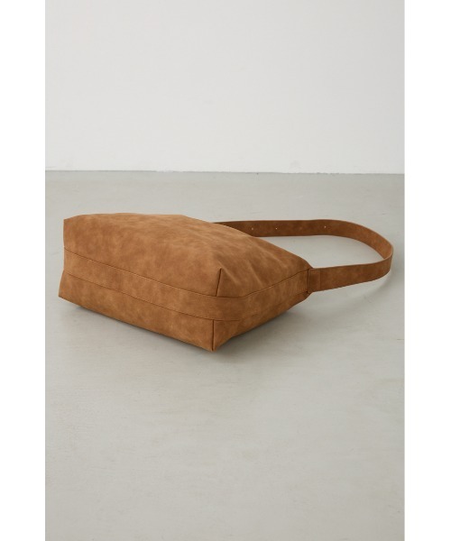 crie conforto(クリーコンフォルト)の「【A4サイズ対応】バックルスクエアショルダーバッグ 肩掛け / 斜め掛け / 鞄(ショルダーバッグ・レディース・キャメル・FREE)」の5枚目の写真