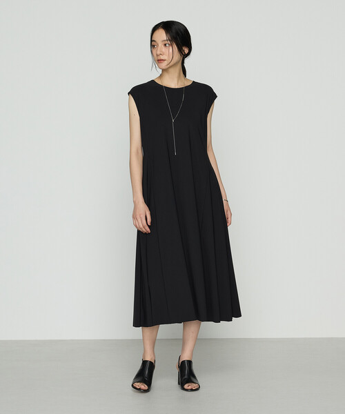 Gabardine K.T（ギャバジンケーティー）の「ユーロジャージー フィット＆フレアワンピース（ワンピース・レディース・ブラック・11号/9号/7号）」の3枚目の写真
