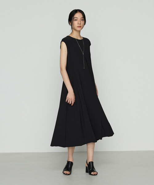 Gabardine K.T（ギャバジンケーティー）の「ユーロジャージー フィット＆フレアワンピース（ワンピース・レディース・ブラック・11号/9号/7号）」の4枚目の写真