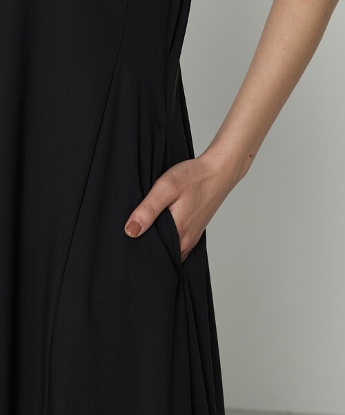 Gabardine K.T（ギャバジンケーティー）の「ユーロジャージー フィット＆フレアワンピース（ワンピース・レディース・ブラック・11号/9号/7号）」の7枚目の写真