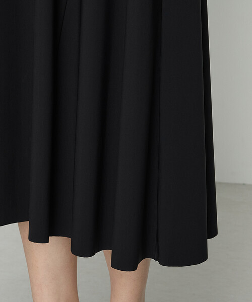 Gabardine K.T（ギャバジンケーティー）の「ユーロジャージー フィット＆フレアワンピース（ワンピース・レディース・ブラック・11号/9号/7号）」の8枚目の写真