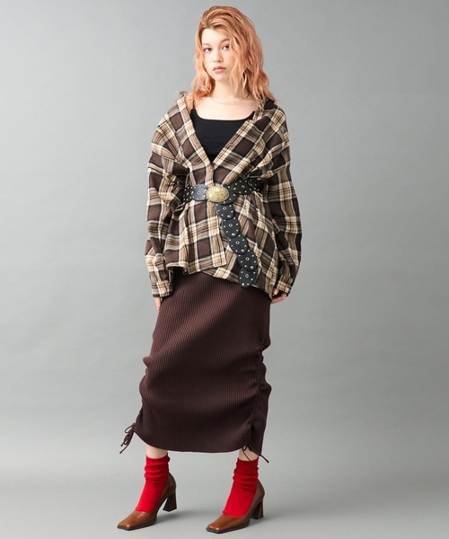 ANAP（アナップ）の「Wポケット オーバーサイズ チェックシャツ（シャツ/ブラウス・レディース・グレー/ブラウン/ネイビー・F）」の4枚目の写真