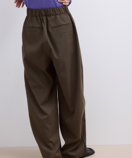 ADAM ET ROPE'（アダムエロペ）の「【WEB限定】チェックバレルパンツ（その他パンツ・レディース・キャメル/ブラウン系その他/スミクロ・38/36）」の10枚目の写真