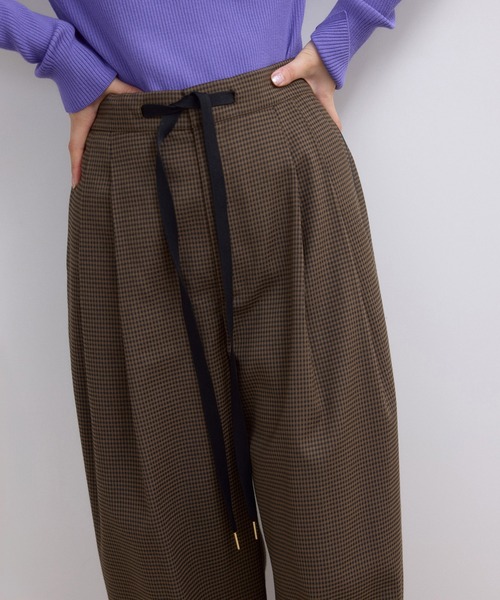 ADAM ET ROPE'（アダムエロペ）の「【WEB限定】チェックバレルパンツ（その他パンツ・レディース・キャメル/ブラウン系その他/スミクロ・38/36）」の11枚目の写真