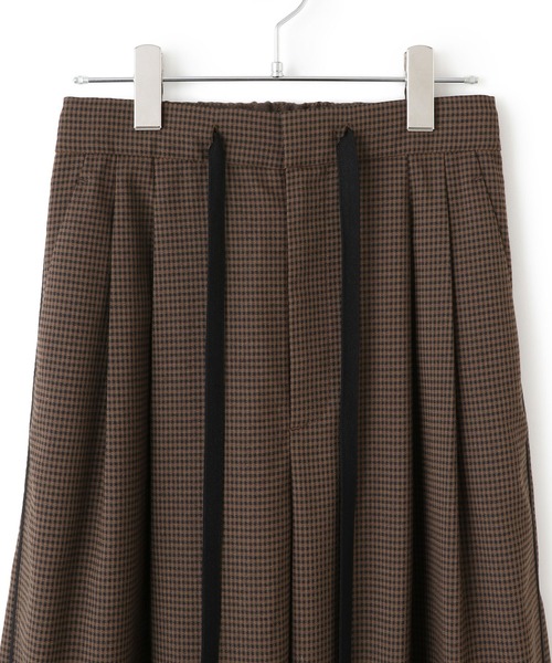 ADAM ET ROPE'（アダムエロペ）の「【WEB限定】チェックバレルパンツ（その他パンツ・レディース・キャメル/ブラウン系その他/スミクロ・38/36）」の22枚目の写真