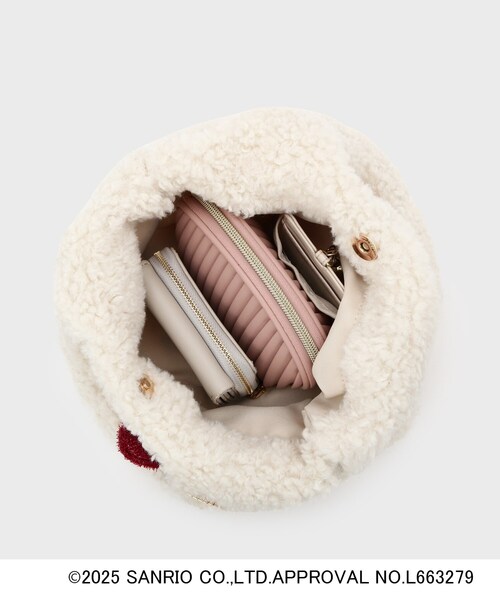 OPAQUE.CLIP（オペークドットクリップ）の「【ハローキティ】ふわふわマルシェバッグ（ハンドバッグ・レディース・オフホワイト/ブラック・00）」の3枚目の写真