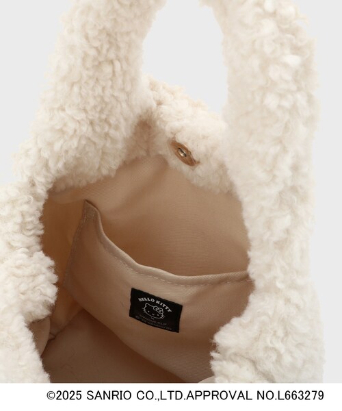 OPAQUE.CLIP（オペークドットクリップ）の「【ハローキティ】ふわふわマルシェバッグ（ハンドバッグ・レディース・オフホワイト/ブラック・00）」の4枚目の写真