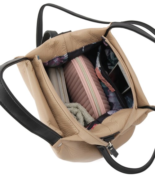 Sunauna(スーナウーナ)の「◆【2WAY/オリジナルプリント裏使用】タックトートバック(トートバッグ・レディース・ブラック/ベージュ・00)」の7枚目の写真