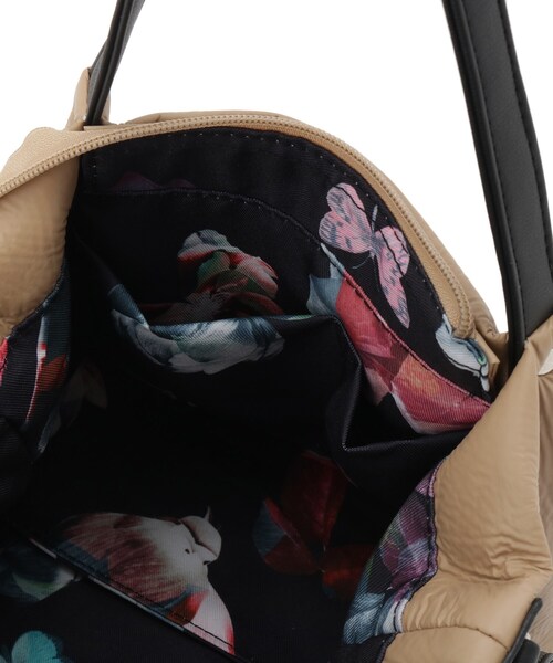 Sunauna(スーナウーナ)の「◆【2WAY/オリジナルプリント裏使用】タックトートバック(トートバッグ・レディース・ブラック/ベージュ・00)」の9枚目の写真