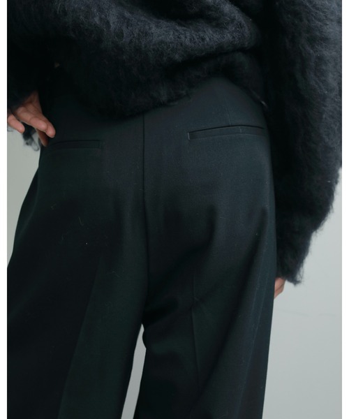 anuke（アンヌーク）の「Tuck Wide Pants（その他パンツ・レディース・ブラック/ネイビー/ブラウン・38inch/36inch）」の15枚目の写真
