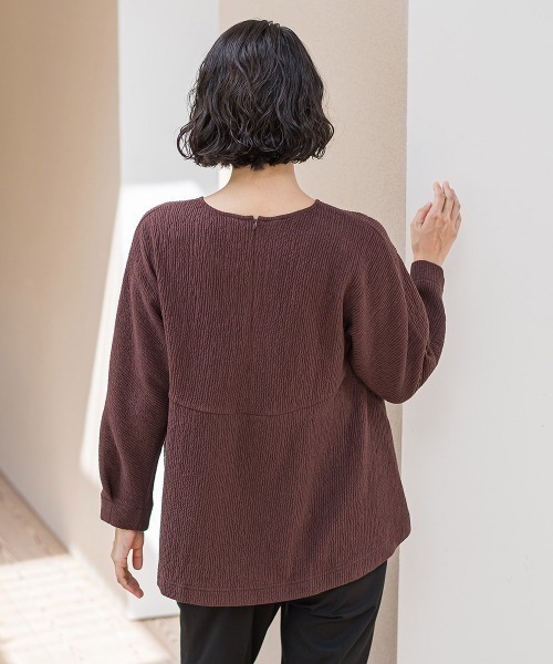 la.f…(ラエフ)の「つぶつぶジョーゼットカットソー≪洗濯機で洗える≫(Tシャツ/カットソー・レディース・ブラウン/ホワイト/チャコールグレー・9号)」の7枚目の写真