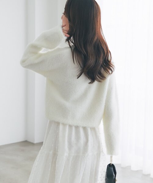 La boutique BonBon(ラブティックボンボン)の「【今すぐお届け!】フェザーヤーンビジュー刺繍ジャケットカーディガン(カーディガン/ボレロ・レディース・オフホワイト/チャコールグレー/ピンク・FREE)」の6枚目の写真