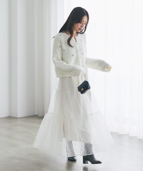 La boutique BonBon(ラブティックボンボン)の「【今すぐお届け!】フェザーヤーンビジュー刺繍ジャケットカーディガン(カーディガン/ボレロ・レディース・オフホワイト/チャコールグレー/ピンク・FREE)」の10枚目の写真