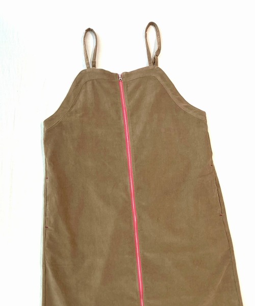 Q（キュー）の「コーデュロイZIPキャミワンピース（ワンピース・レディース・ダークベージュ/グリーン・MEDIUM）」の7枚目の写真