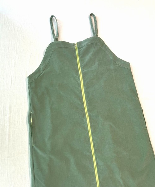 Q（キュー）の「コーデュロイZIPキャミワンピース（ワンピース・レディース・ダークベージュ/グリーン・MEDIUM）」の8枚目の写真