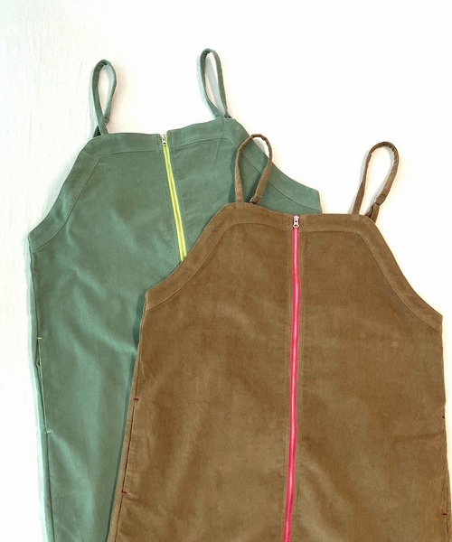 Q（キュー）の「コーデュロイZIPキャミワンピース（ワンピース・レディース・ダークベージュ/グリーン・MEDIUM）」の6枚目の写真