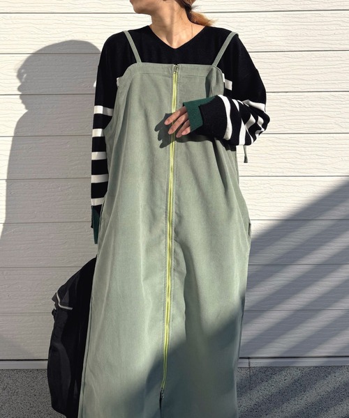 Q（キュー）の「コーデュロイZIPキャミワンピース（ワンピース・レディース・ダークベージュ/グリーン・MEDIUM）」の18枚目の写真