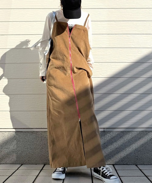 Q（キュー）の「コーデュロイZIPキャミワンピース（ワンピース・レディース・ダークベージュ/グリーン・MEDIUM）」の22枚目の写真