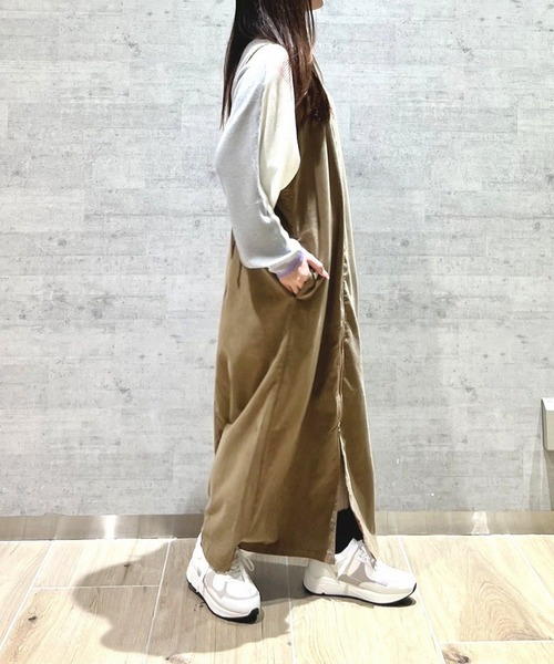 Q（キュー）の「コーデュロイZIPキャミワンピース（ワンピース・レディース・ダークベージュ/グリーン・MEDIUM）」の4枚目の写真