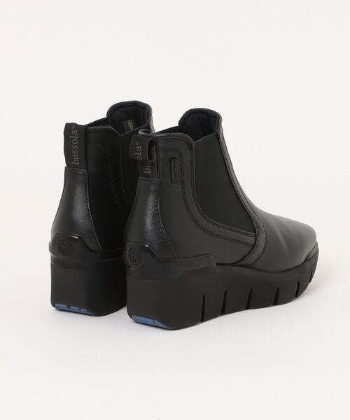 Bussola（ブソラ）の「【bussola】晴雨兼用サイドゴアレザーショートブーツ(94106U)（ブーツ・レディース・ブラック・38/37/36/35）」の2枚目の写真