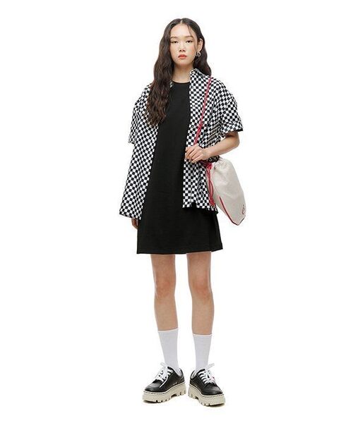MUSINSA STANDARD WOMAN（ムシンサスタンダードウーマン）の「ウィメンズクルーネックTシャツドレス[ブラック]（ワンピース・レディース・その他・SMALL/MEDIUM/LARGE/X-SMALL）」の6枚目の写真