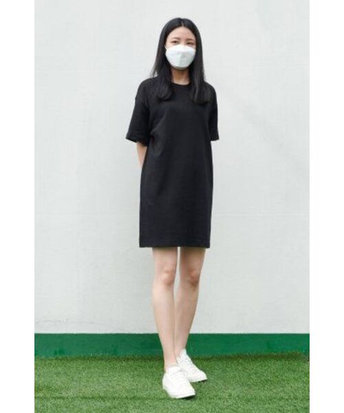 MUSINSA STANDARD WOMAN（ムシンサスタンダードウーマン）の「ウィメンズクルーネックTシャツドレス[ブラック]（ワンピース・レディース・その他・SMALL/MEDIUM/LARGE/X-SMALL）」の7枚目の写真