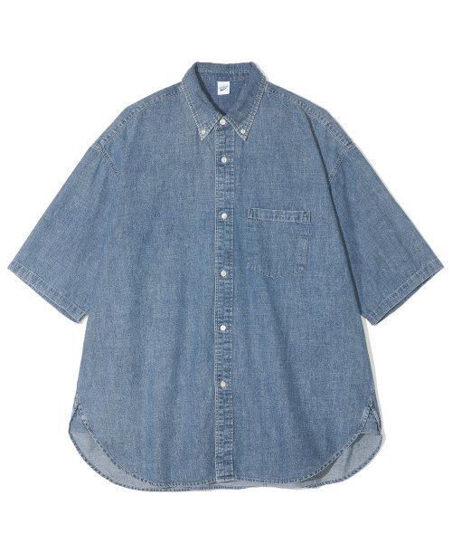 PARTIMENTO(パルティメント)の「ストーンウォッシングデニムAラインオーバーフィットハーフシャツブルー(シャツ/ブラウス・レディース・その他・MEDIUM/LARGE/X-LARGE)」の1枚目の写真