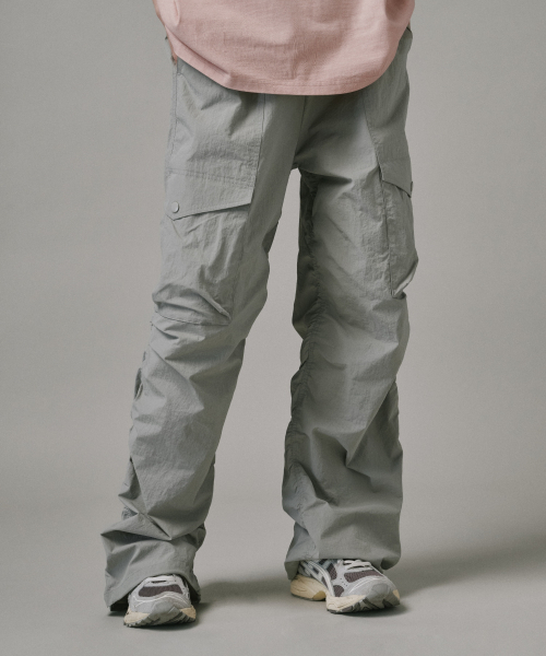 Verdnt（バーダント）の「フロントカーゴナイロンワイドシャーリングパンツ[グレー]（その他パンツ・レディース・グレー・SMALL/MEDIUM/LARGE/X-LARGE）」の6枚目の写真