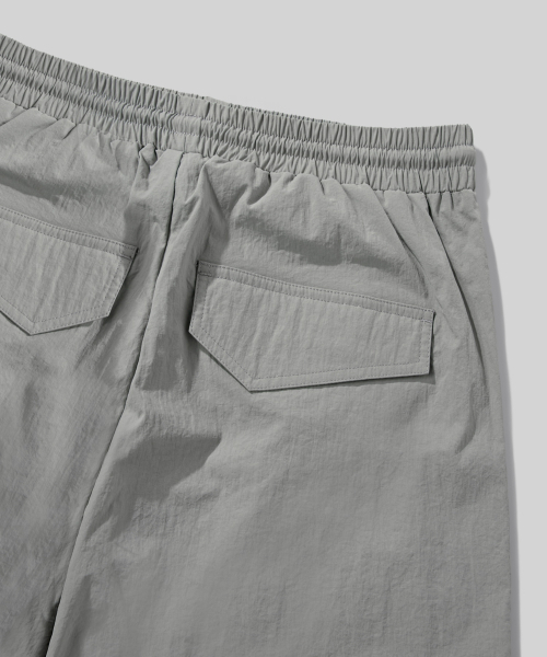 Verdnt（バーダント）の「フロントカーゴナイロンワイドシャーリングパンツ[グレー]（その他パンツ・レディース・グレー・SMALL/MEDIUM/LARGE/X-LARGE）」の10枚目の写真