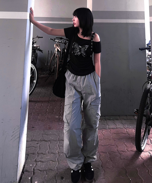 Verdnt（バーダント）の「フロントカーゴナイロンワイドシャーリングパンツ[グレー]（その他パンツ・レディース・グレー・SMALL/MEDIUM/LARGE/X-LARGE）」の11枚目の写真