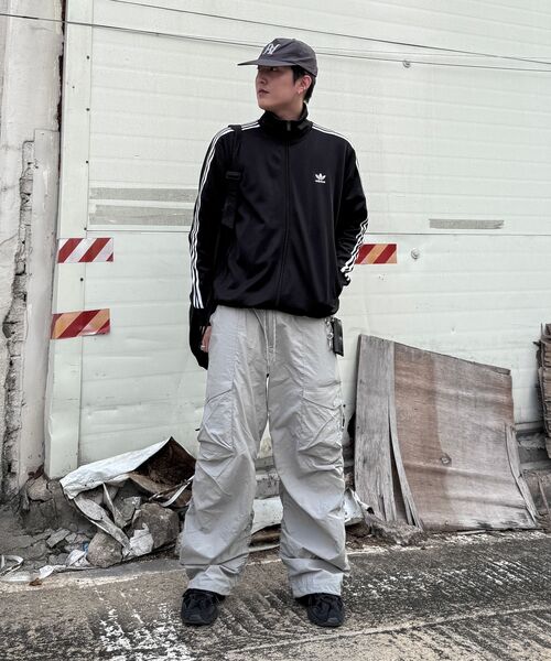 Verdnt（バーダント）の「フロントカーゴナイロンワイドシャーリングパンツ[グレー]（その他パンツ・レディース・グレー・SMALL/MEDIUM/LARGE/X-LARGE）」の16枚目の写真