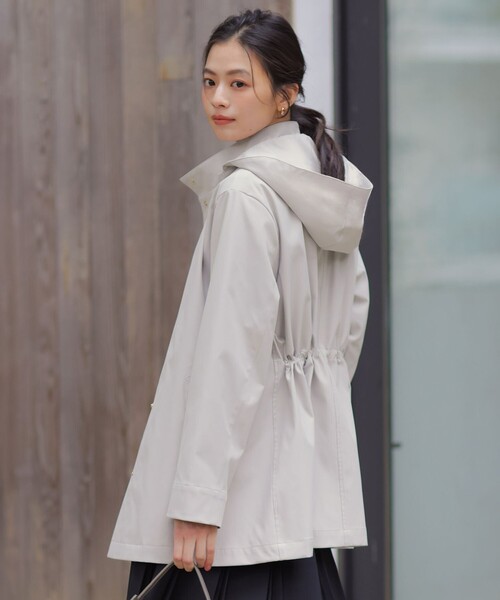 J.PRESS Ladies(J.プレス レディス)の「【春のマストアイテム・2way】ドライツイルストレッチ フーデット アウター(その他アウター・レディース・ベージュ系/ライトグレー系/ネイビー系/ブルー系・S/XS)」の1枚目の写真