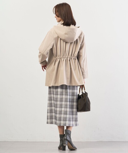 J.PRESS Ladies(J.プレス レディス)の「【春のマストアイテム・2way】ドライツイルストレッチ フーデット アウター(その他アウター・レディース・ベージュ系/ライトグレー系/ネイビー系/ブルー系・S/XS)」の16枚目の写真